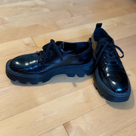 ZARA SHOES. LEATHER UPPER. SLIGHTLY SCUFFED. GOOD CONDITION. - Picture 4 of 4